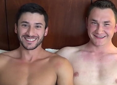 JasonSparksLive Smooth athlete deep throats big dick together with then gets bred